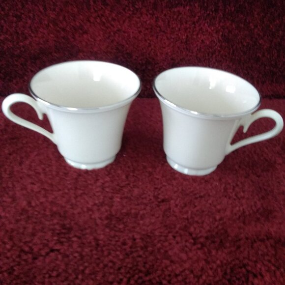 LENOX SPECIAL PLATINUM CUPS - Picture 1 of 3